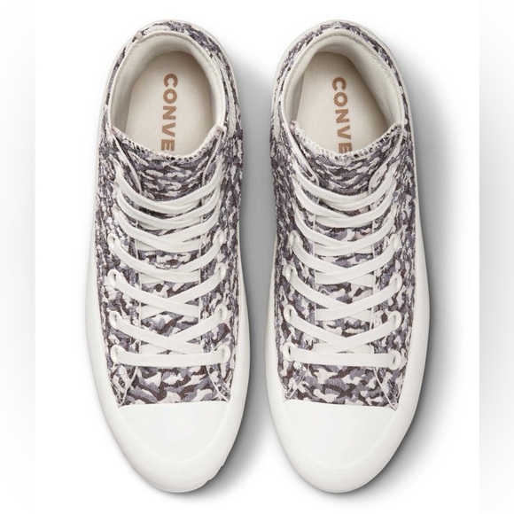 NWT CONVERSE Chuck Taylor All Star Lugged 2.0 Jacquard in Sand Dune Sz. 6 W / 4M - Picture 13 of 13